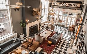 Hood River Suites Hotel